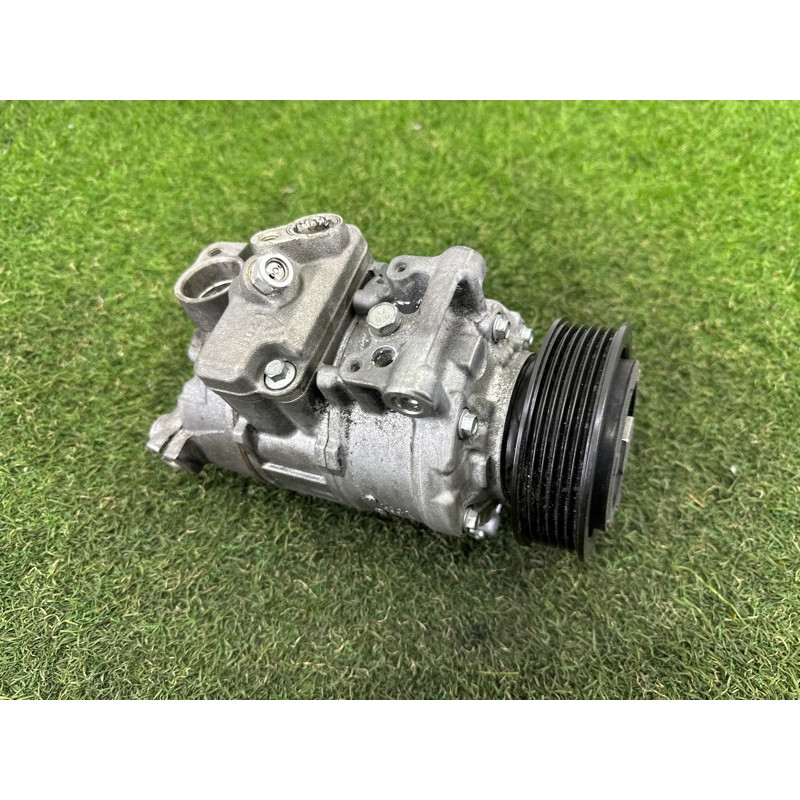 Компрессор кондиционера (отопление и кондиционирование) AUDI A4 B8 2012 2.0 CAEB 8K0260805L