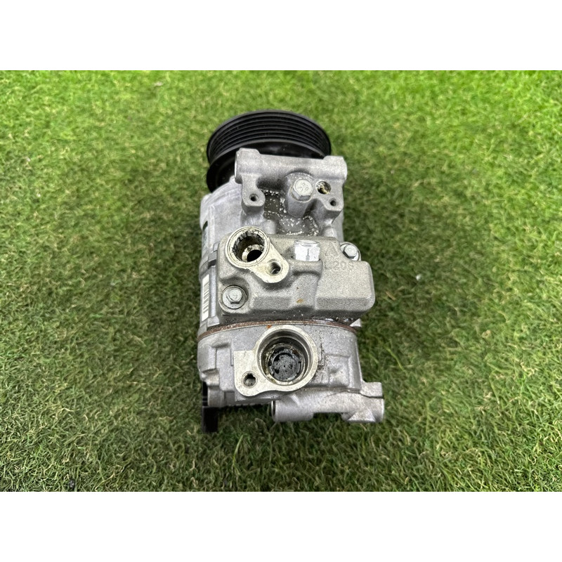 Компрессор кондиционера (отопление и кондиционирование) AUDI A4 B8 2012 2.0 CAEB 8K0260805L