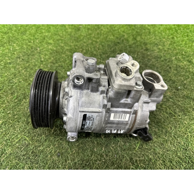 Компрессор кондиционера (отопление и кондиционирование) AUDI A4 B8 2012 2.0 CAEB 8K0260805L