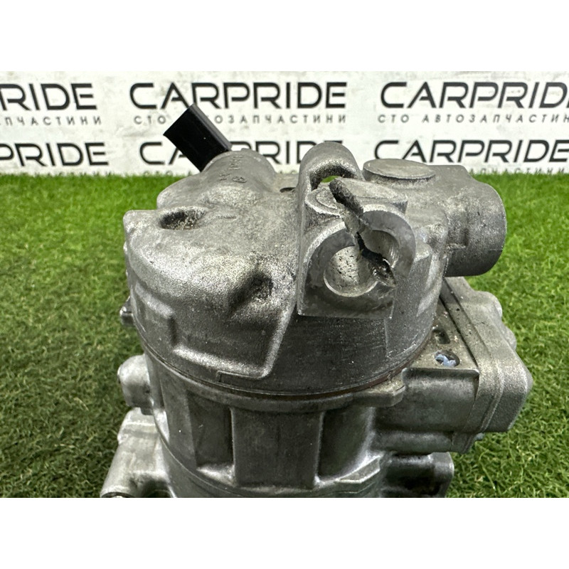 Компрессор кондиционера (отопление и кондиционирование) AUDI A4 B8 2012 2.0 CAEB 8K0260805L