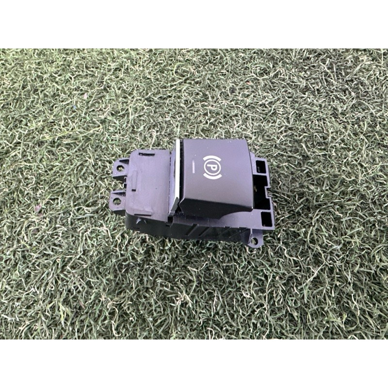 Кнопка стояночного тормоза (электрика / кнопки) BMW 5-series F10 2011 2.0 N47N 61319877890