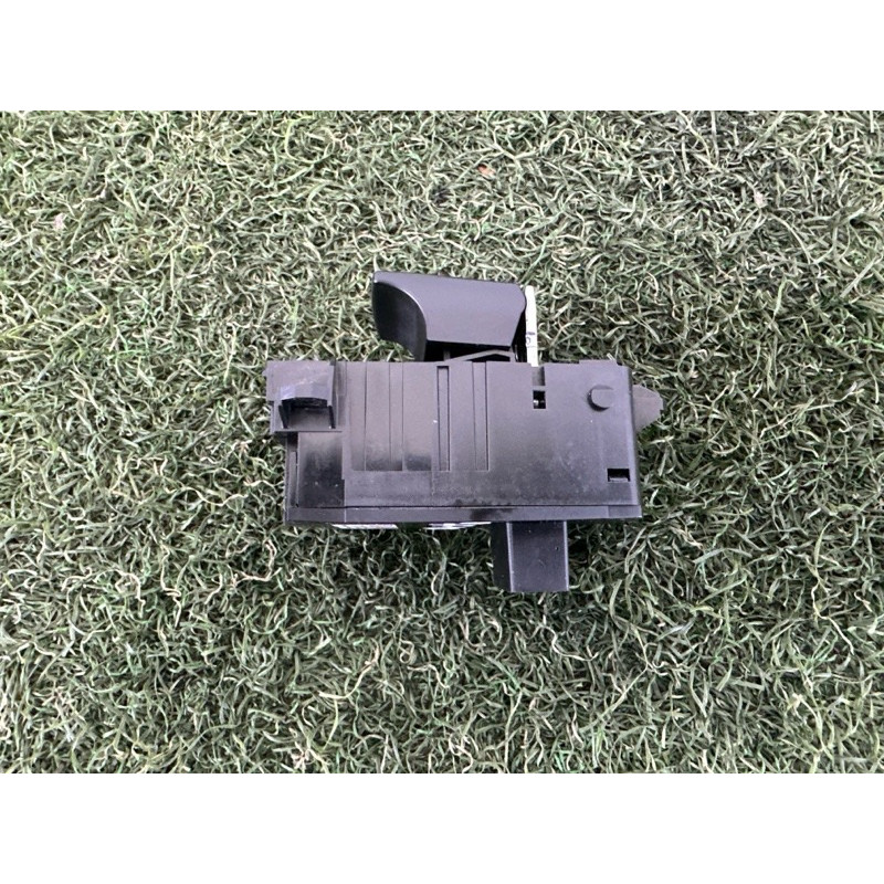 Кнопка стояночного тормоза (электрика / кнопки) BMW 5-series F10 2011 2.0 N47N 61319877890