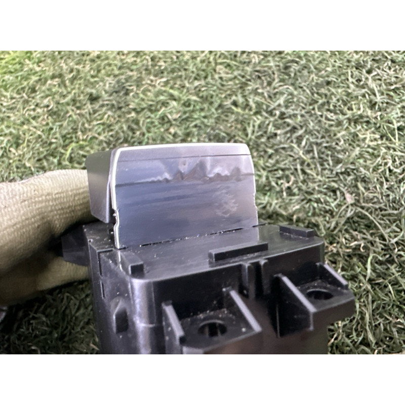 Кнопка стояночного тормоза (электрика / кнопки) BMW 5-series F10 2011 2.0 N47N 61319877890