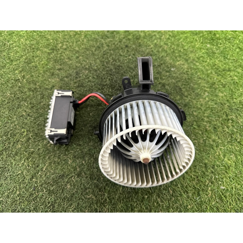 Мотор печки (отопление и кондиционирование) AUDI Q5 8R 2012 2.0 CAEB 8K1820021C