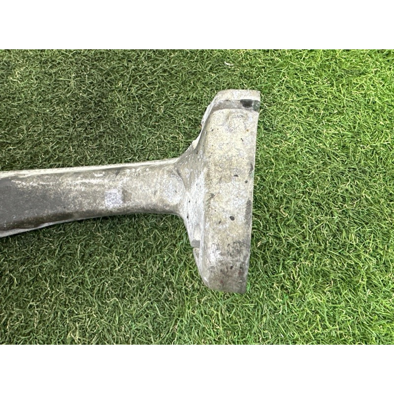 Поворотный кулак (подвеска) AUDI Q5 8R 2010 3.2 CALB 8K0407254AB