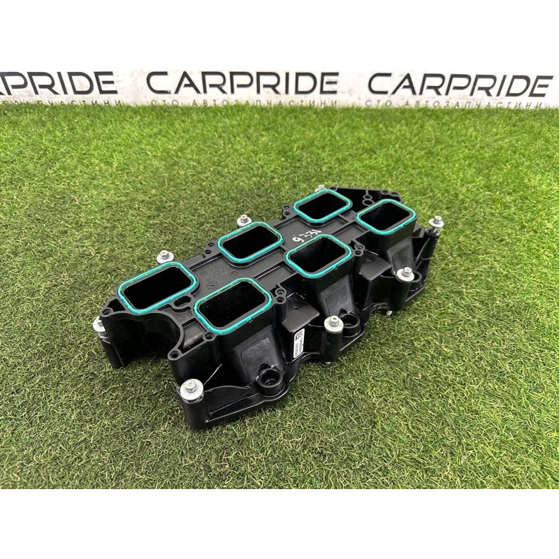 Впускний колектор (подача палива) Jeep Grand Cherokee WK2 2020 3.6 5281803AA