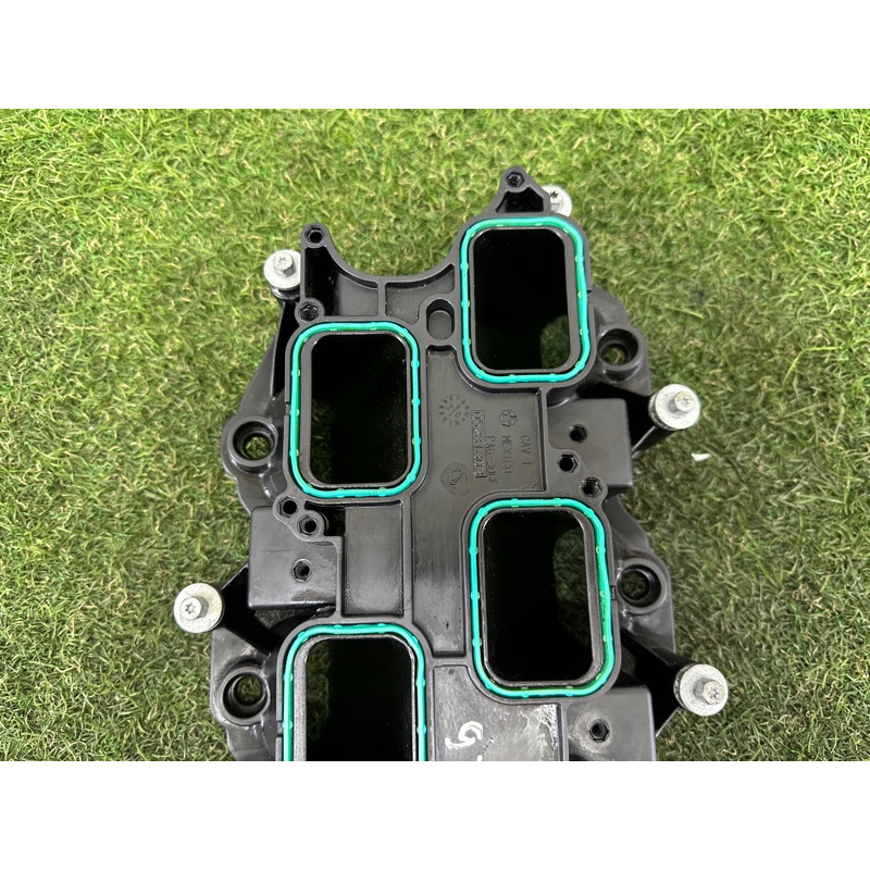 Впускний колектор (подача палива) Jeep Grand Cherokee WK2 2020 3.6 5281803AA