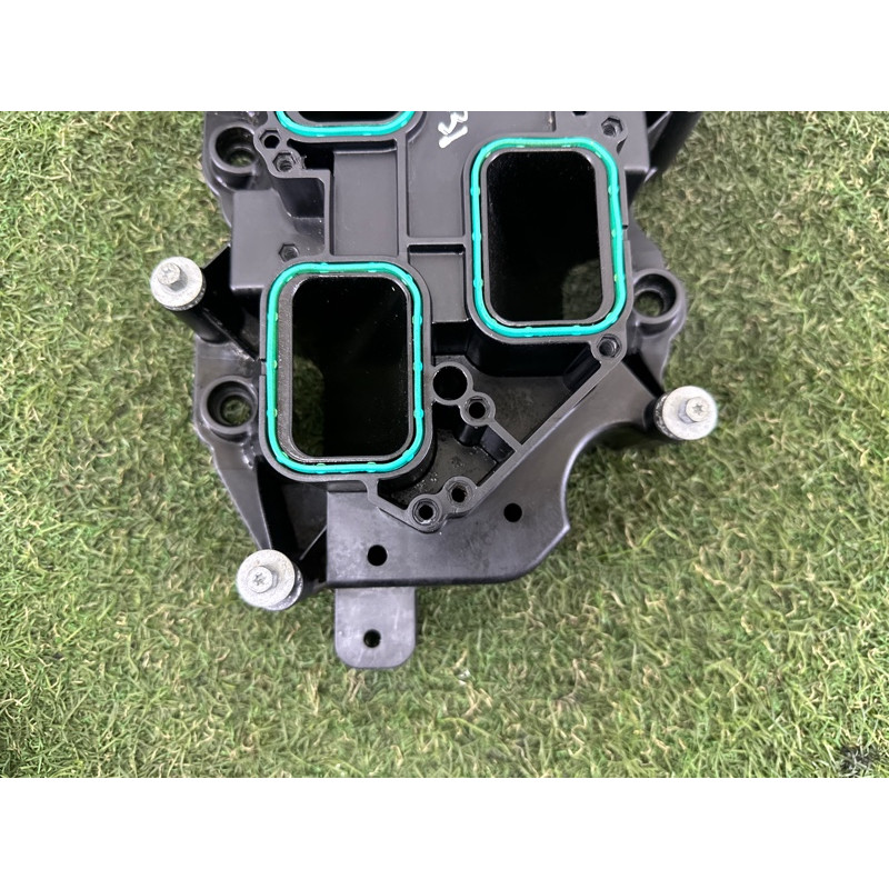 Впускний колектор (подача палива) Jeep Grand Cherokee WK2 2020 3.6 5281803AA