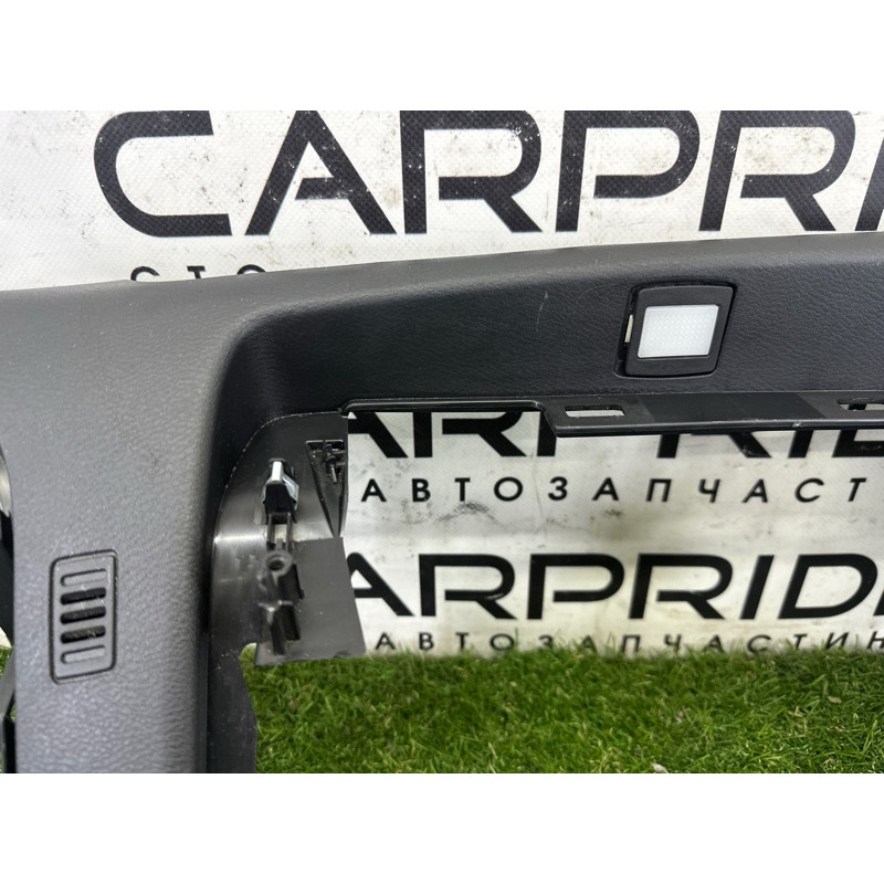 Накладка торпеды (салон) Nissan Rogue T33 2021 2.5 PR25DD 681046RR0A