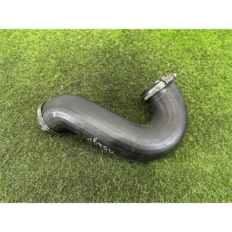 Патрубок интеркулера (двигатель и элементы) Volkswagen Touareg NF 2012 3.0 TDI 7P0145972A