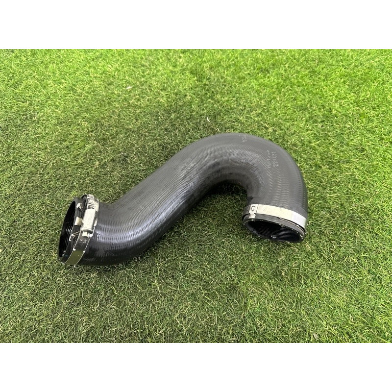 Патрубок интеркулера (двигатель и элементы) Volkswagen Touareg NF 2012 3.0 TDI 7P0145972A