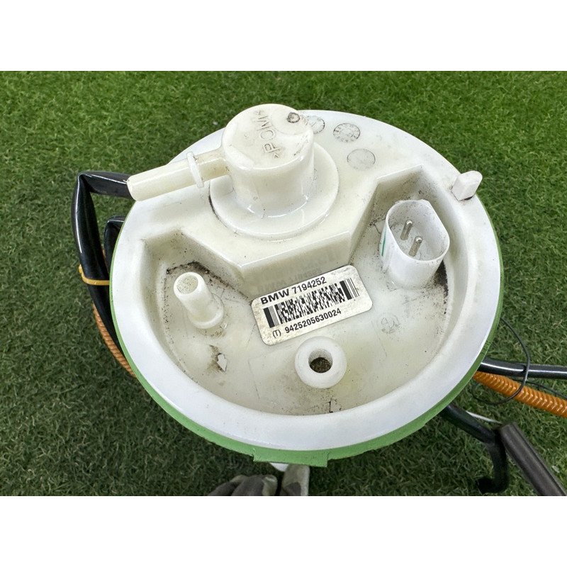 Датчик уровня топлива (электрика / датчики) BMW X5 E70 2013-2015 3.0 16117212587