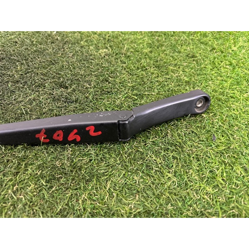 Поводок дворника (кузов и элементы) AUDI Q5 8R 2010 3.2 CALB 8R1955408B1P9
