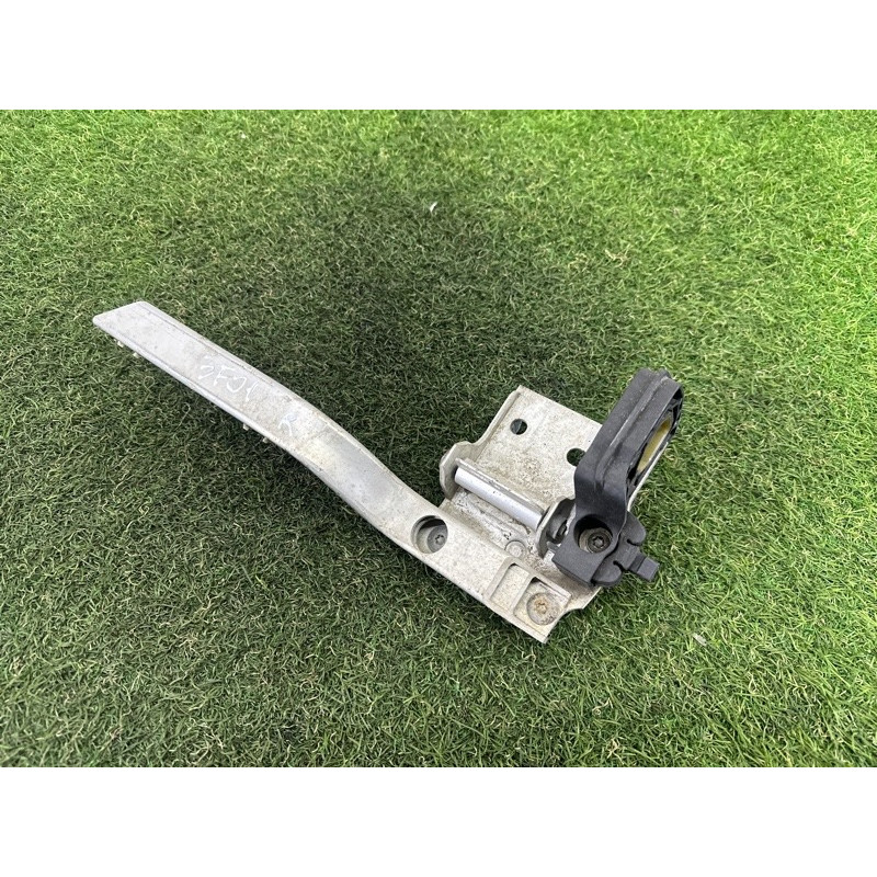 Крепление радиатора (кузов и элементы) BMW 7-series F01 2011 3.0 N54 17117583120