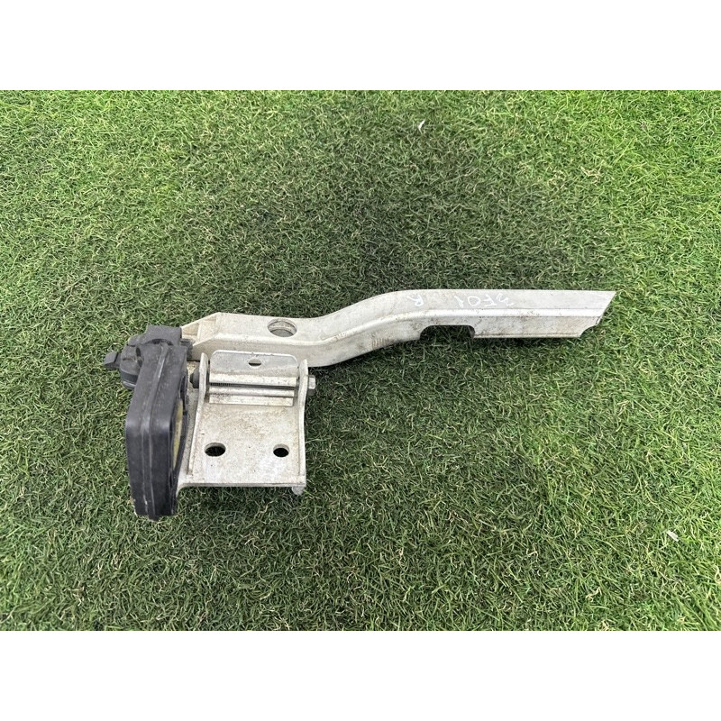 Крепление радиатора (кузов и элементы) BMW 7-series F01 2011 3.0 N54 17117583120