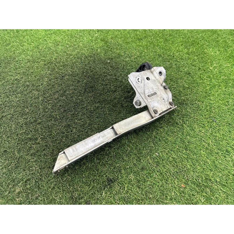 Крепление радиатора (кузов и элементы) BMW 7-series F01 2011 3.0 N54 17117583119