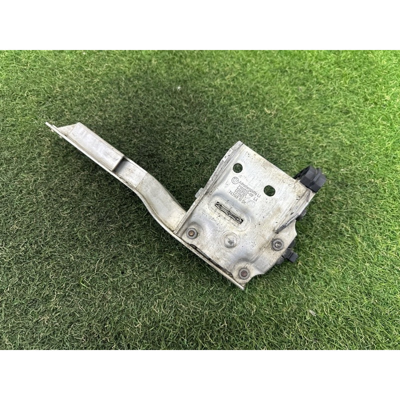 Крепление радиатора (кузов и элементы) BMW 7-series F01 2011 3.0 N54 17117583119