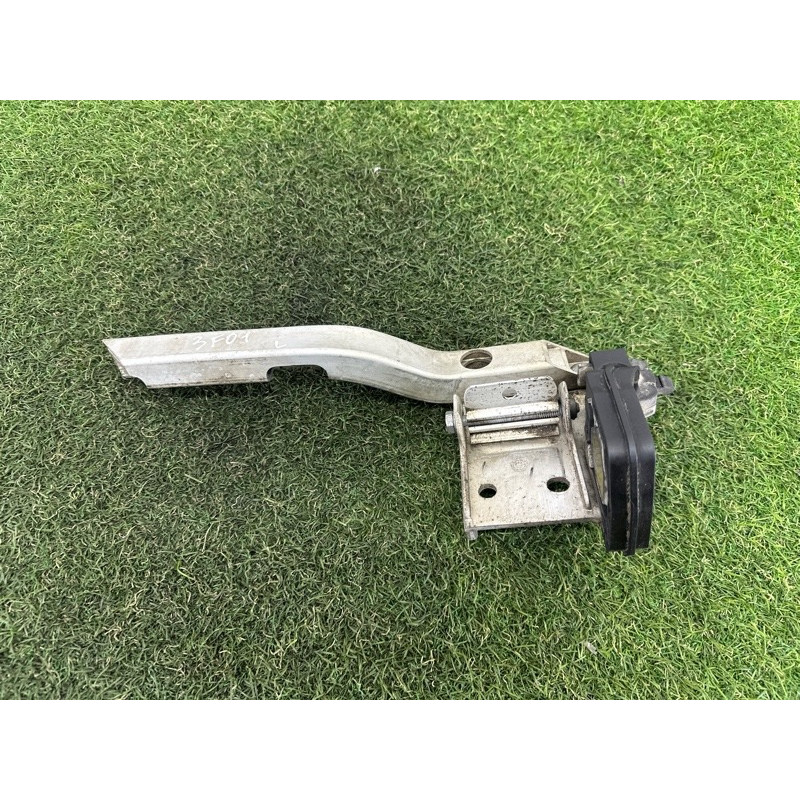 Крепление радиатора (кузов и элементы) BMW 7-series F01 2011 3.0 N54 17117583119