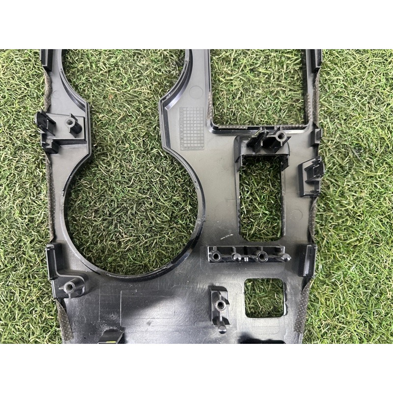 Накладка центральной консоли (салон) Nissan Rogue T33 2021 2.5 PR25DD 969416RR0A