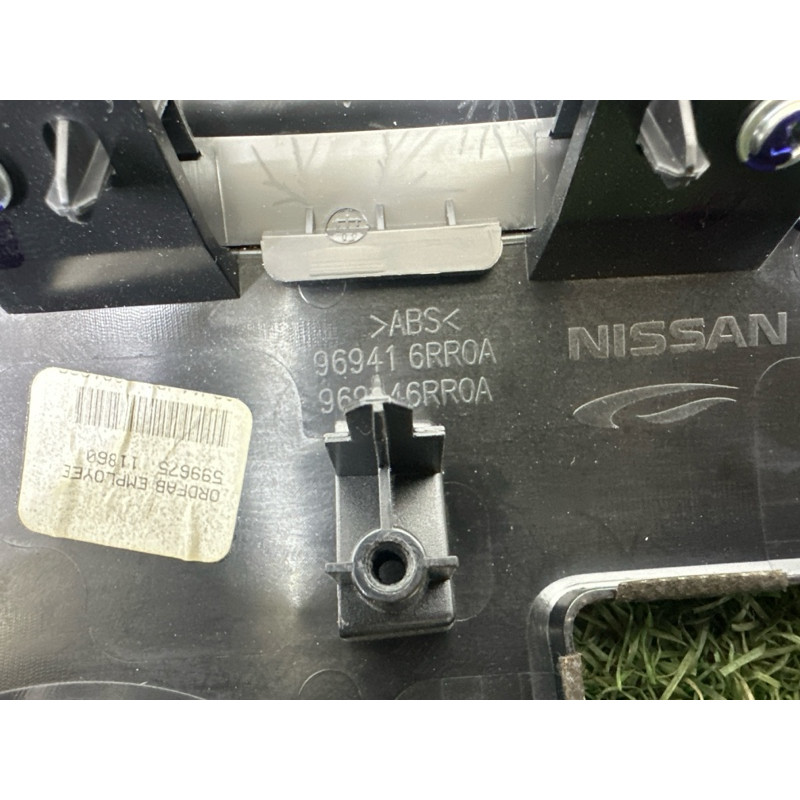Накладка центральной консоли (салон) Nissan Rogue T33 2021 2.5 PR25DD 969416RR0A