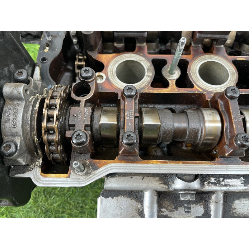 Головка блока цилиндров (двигатель и элементы) AUDI A4 B6 2.4BDV 078103379