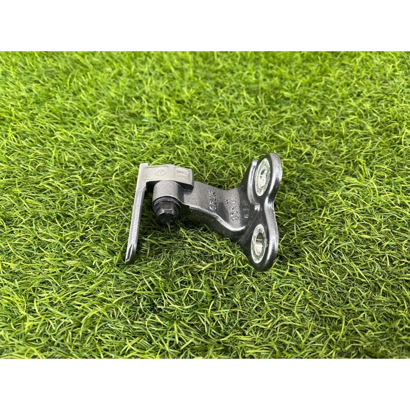 Петля двери (кузов и элементы) Nissan Rogue T33 2023 1.5 KR15DDT 824006RR0A