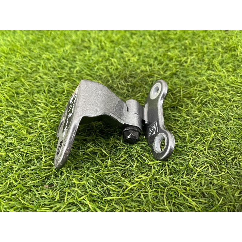 Петля двери (кузов и элементы) Nissan Rogue T33 2023 1.5 KR15DDT 824006RR0A