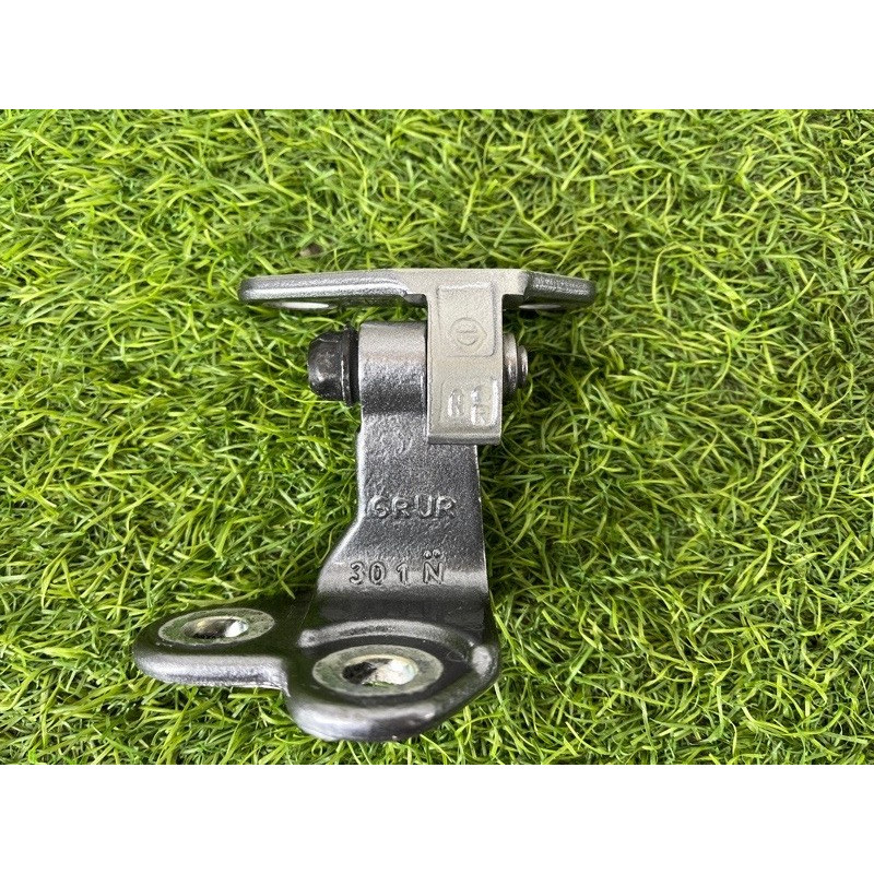 Петля двери (кузов и элементы) Nissan Rogue T33 2023 1.5 KR15DDT 824006RR0A