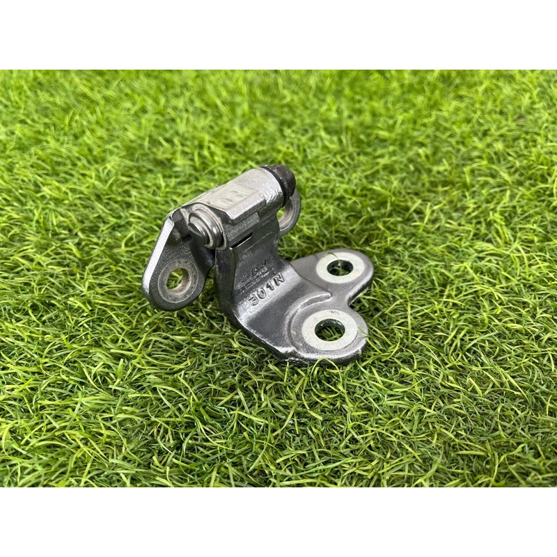 Петля двери (кузов и элементы) Nissan Rogue T33 2023 1.5 KR15DDT 824016RR0A