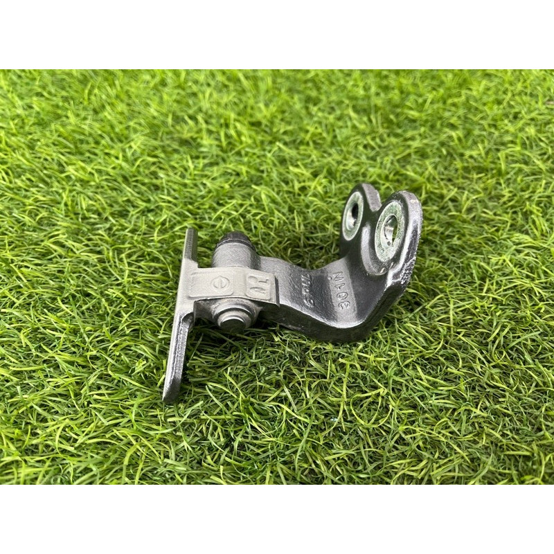 Петля двери (кузов и элементы) Nissan Rogue T33 2023 1.5 KR15DDT 824016RR0A