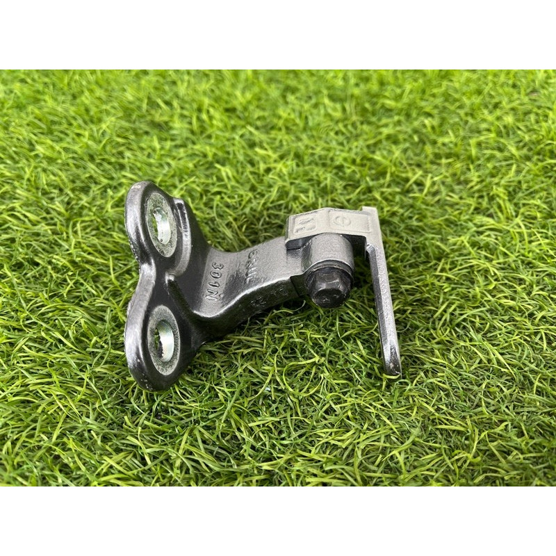 Петля двери (кузов и элементы) Nissan Rogue T33 2023 1.5 KR15DDT 824016RR0A