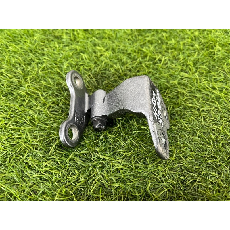 Петля двери (кузов и элементы) Nissan Rogue T33 2023 1.5 KR15DDT 824016RR0A