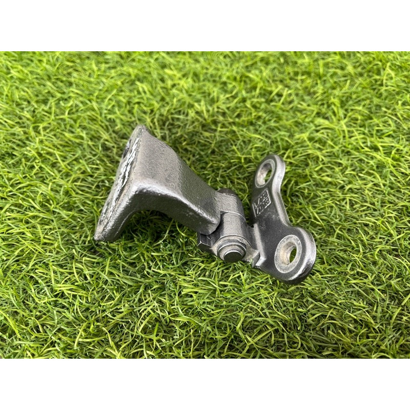 Петля двери (кузов и элементы) Nissan Rogue T33 2023 1.5 KR15DDT 824016RR0A