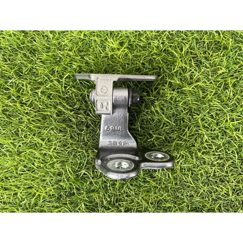 Петля двери (кузов и элементы) Nissan Rogue T33 2023 1.5 KR15DDT 824016RR0A