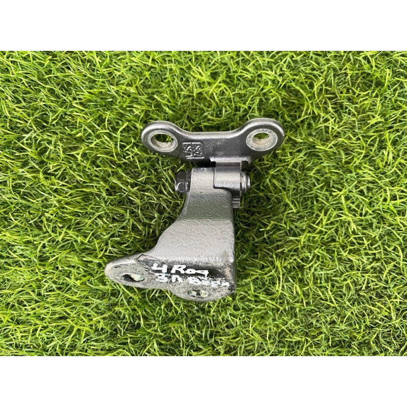 Петля двери (кузов и элементы) Nissan Rogue T33 2023 1.5 KR15DDT 824016RR0A