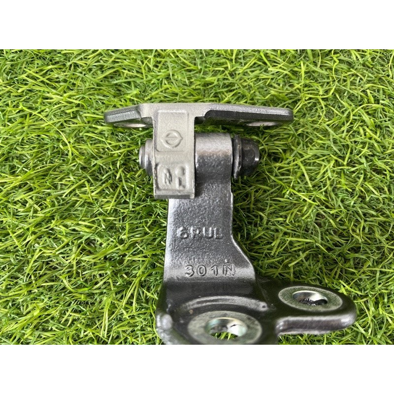 Петля двери (кузов и элементы) Nissan Rogue T33 2023 1.5 KR15DDT 824016RR0A