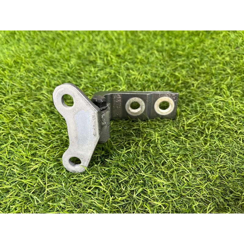 Петля двери (кузов и элементы) Nissan Rogue T33 2023 1.5 KR15DDT 824206RR0A