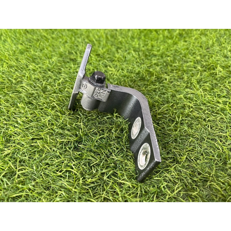 Петля двери (кузов и элементы) Nissan Rogue T33 2023 1.5 KR15DDT 824206RR0A