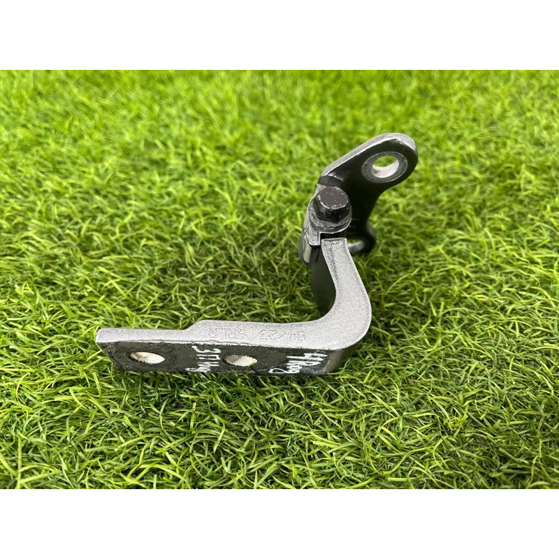 Петля двери (кузов и элементы) Nissan Rogue T33 2023 1.5 KR15DDT 824206RR0A