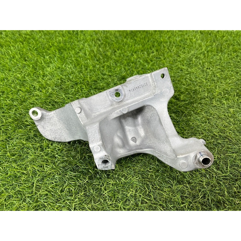 Кронштейн генератора (кронштейны двигателя) Nissan Rogue T33 2023 1.5 KR15DDT 119106RC2A