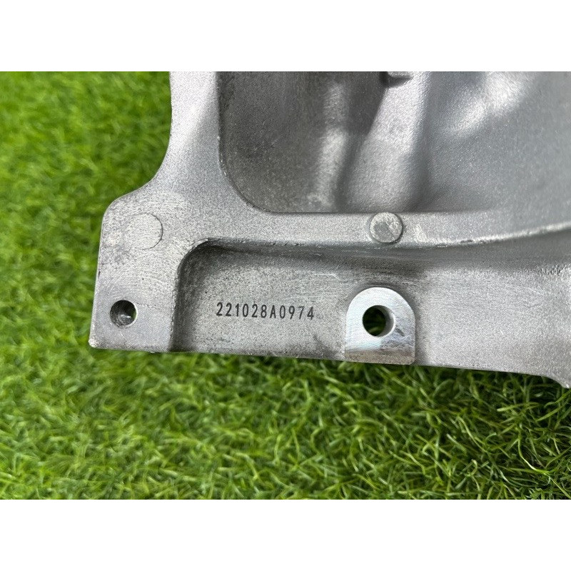 Кронштейн генератора (кронштейны двигателя) Nissan Rogue T33 2023 1.5 KR15DDT 119106RC2A