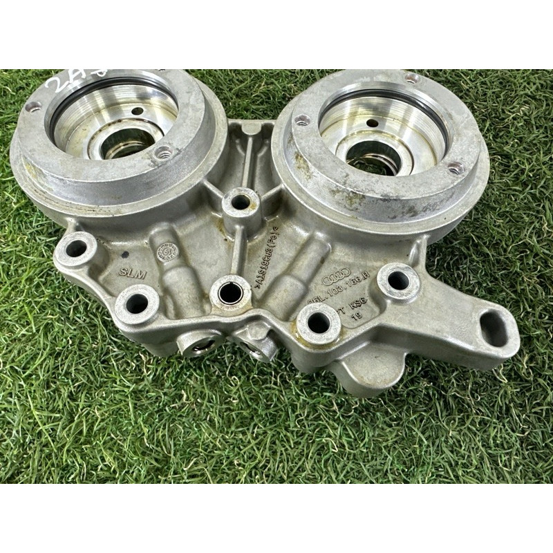 Опорный кронштейн распредвала (двигатель и элементы) AUDI A5 F5 2020 2.0 CYMC 06L103144H