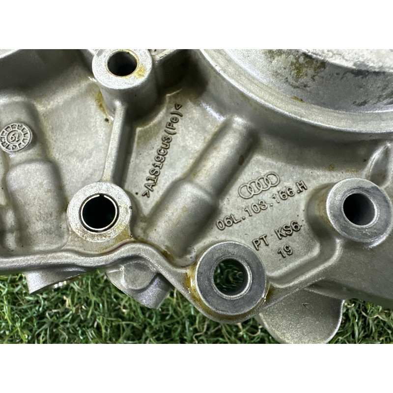 Опорный кронштейн распредвала (двигатель и элементы) AUDI A5 F5 2020 2.0 CYMC 06L103144H