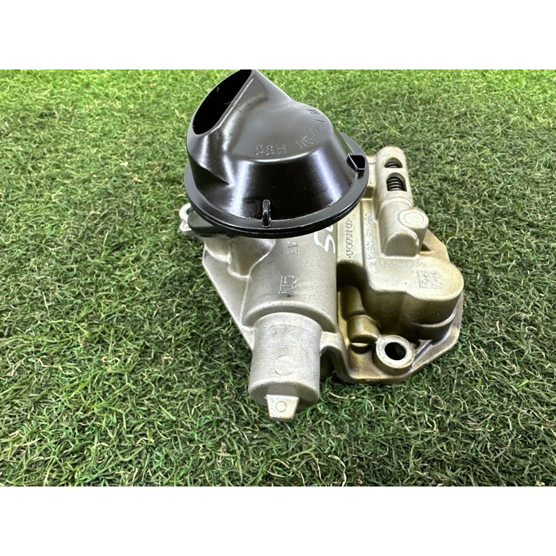 Маслонасос (двигатель и элементы) AUDI Q5 8R 2012 2.0 CAEB 06H115105DF