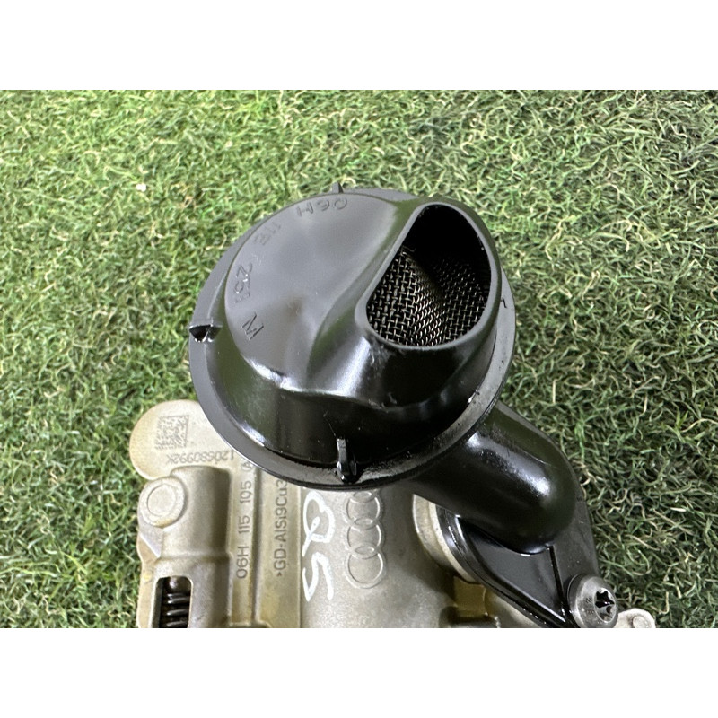 Маслонасос (двигатель и элементы) AUDI Q5 8R 2012 2.0 CAEB 06H115105DF