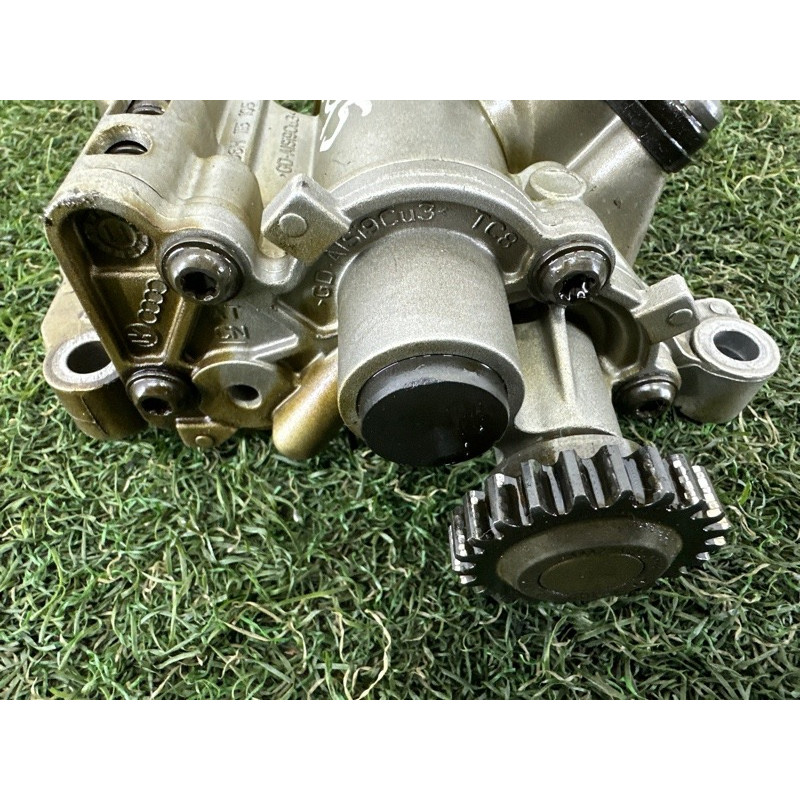 Маслонасос (двигатель и элементы) AUDI Q5 8R 2012 2.0 CAEB 06H115105DF