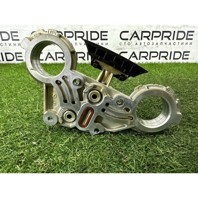 Опорный кронштейн распредвала (двигатель и элементы) Volkswagen Touareg NF 2012 3.6 CGRA 03H109210C