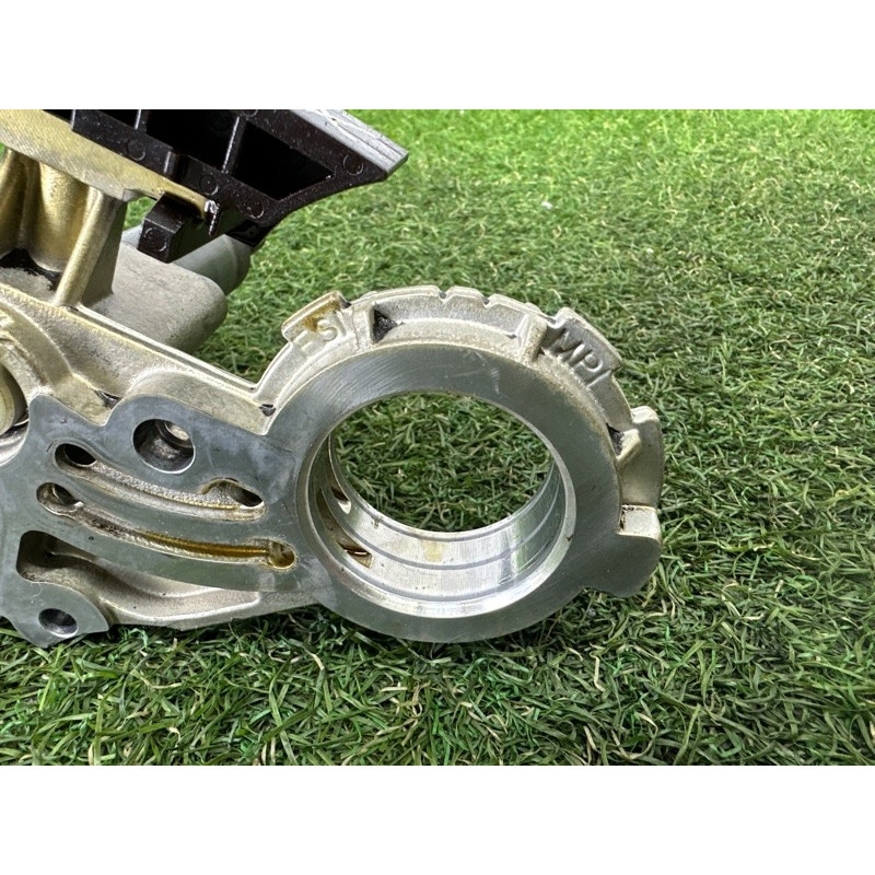 Опорный кронштейн распредвала (двигатель и элементы) Volkswagen Touareg NF 2012 3.6 CGRA 03H109210C