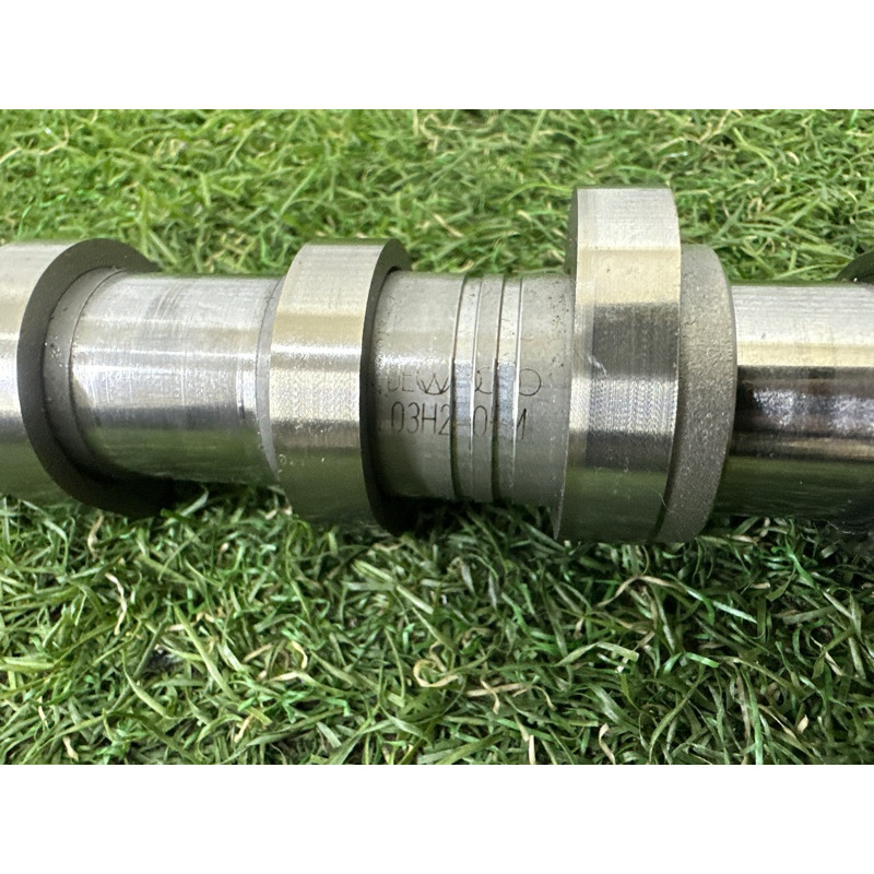 Распредвал впускной (двигатель и элементы) Volkswagen Touareg NF 2013 3.6 03H109102M