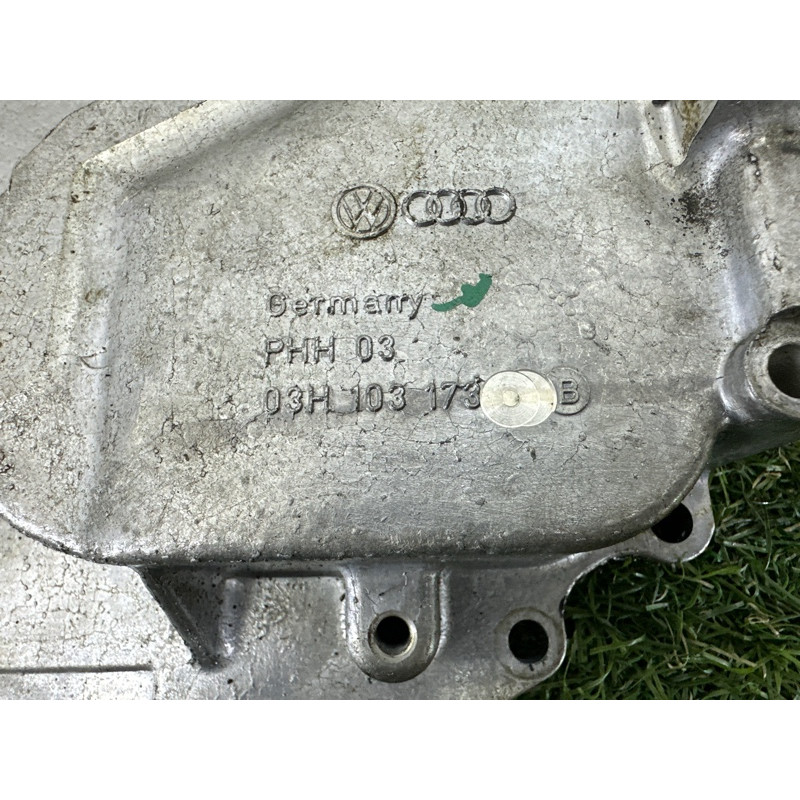 Крышка двигателя (двигатель и элементы) Volkswagen Touareg NF 2015 3.6 CGRA 03H103173B